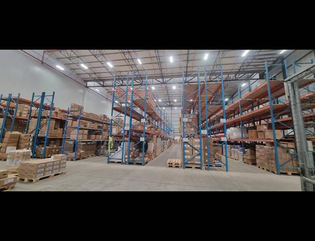 3,213M² WAREHOUSE TO LET IN AIRPORT INDUSTRIA
